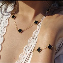 Black Van Cleef 7 Clover Necklace Bracelet Set