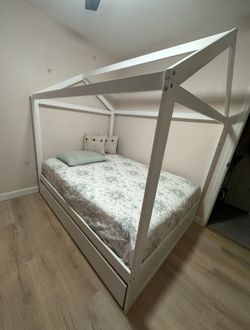 BED - Full Size bed