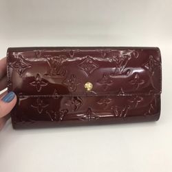 Authentic Louis Vuitton Sarah Wallet Vernis