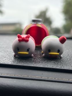 Disney Tsum Tsum Seasonal Exclusive Christmas Donald Daisy Figures & Stackable Ornament