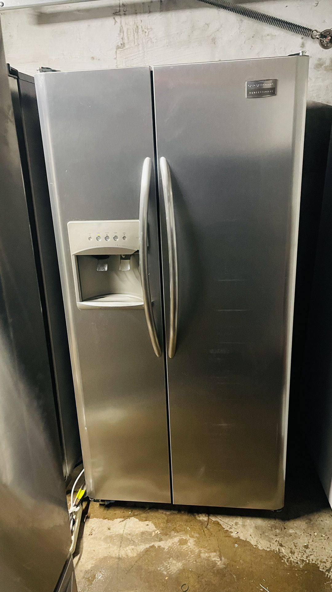 Fridge Frigidaire Like New Delivery Included