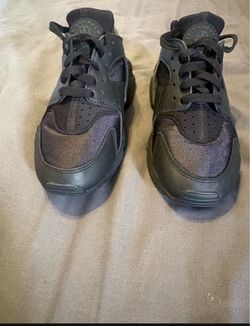 Black huaraches size 7.5 women