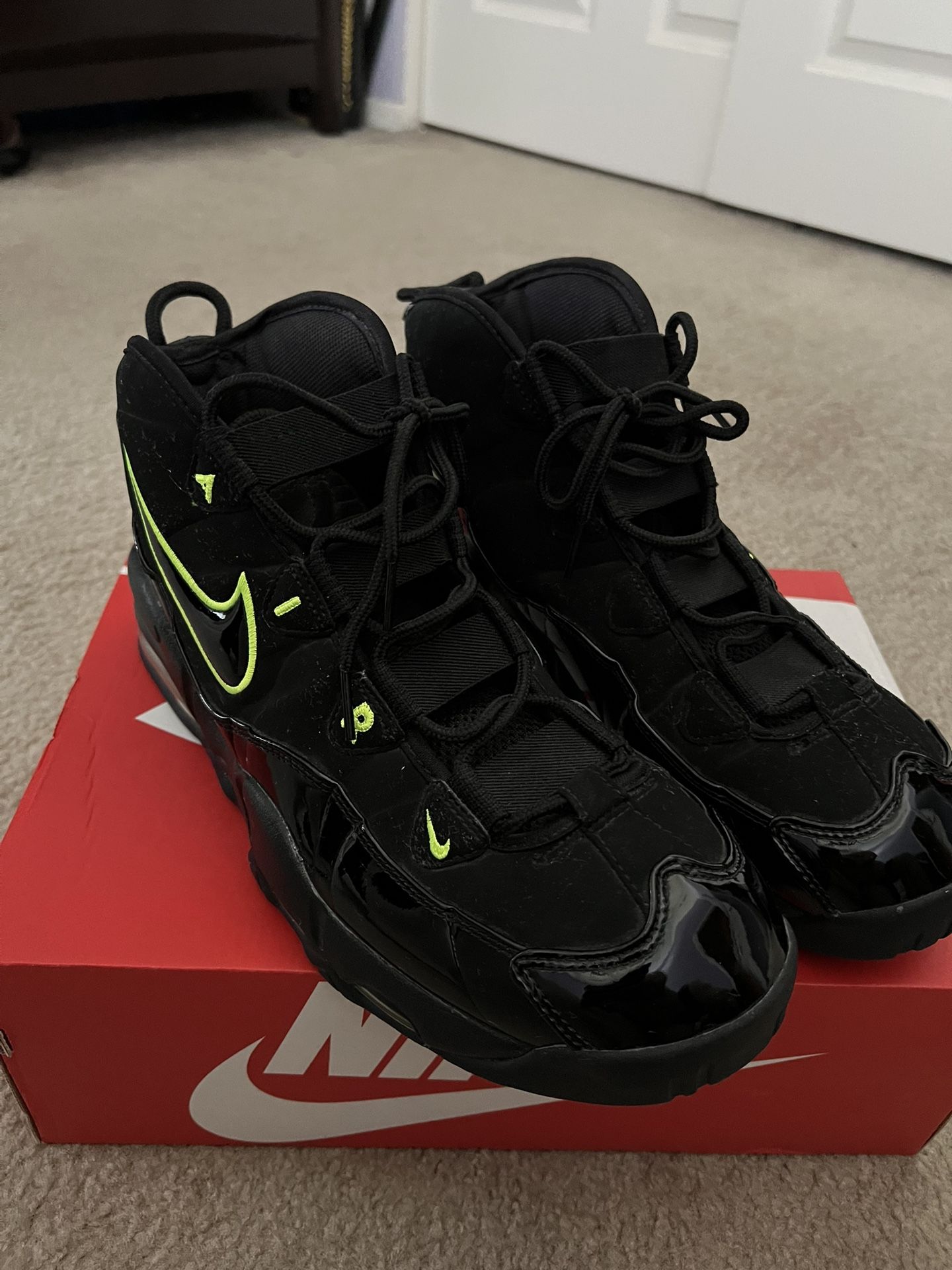 Nike Airmax Uptempo Basketball Shoes