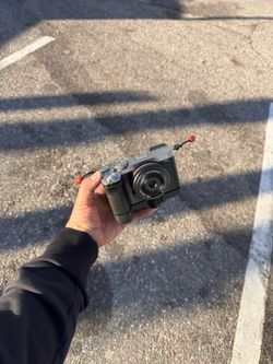 Sony A7CR with Viltrox 27mm Pancake Lens