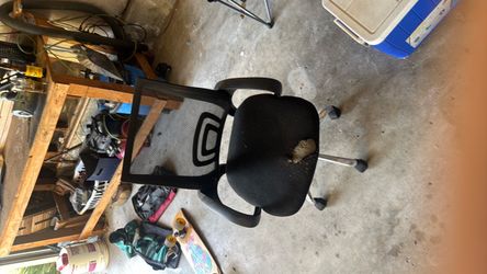 Black Mesh Office Chair with Wheels