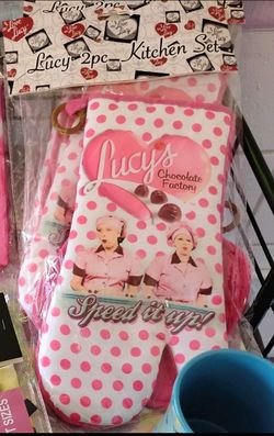 I Love Lucy Kitchen Oven Mitt & Pot holder 2 pcs Set  Chocolate Factory NEW