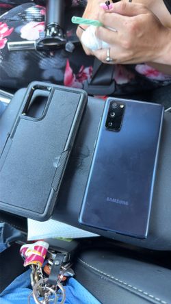 SAMSUNG S20 fe like new condition UNLOCKED 128gb