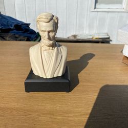 Abraham Lincoln Statue Bust