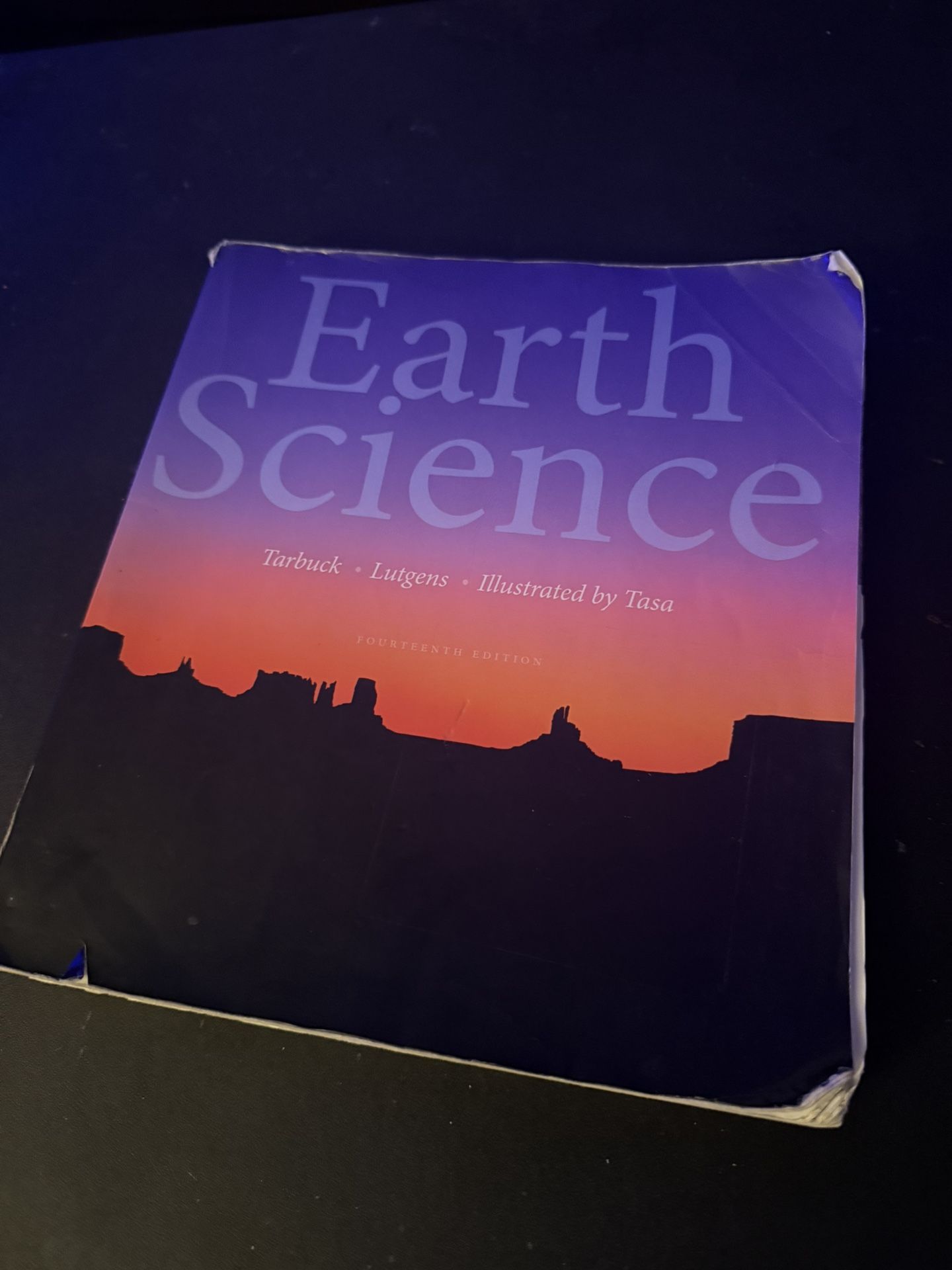 Earth Science (Fourteenth Edition)