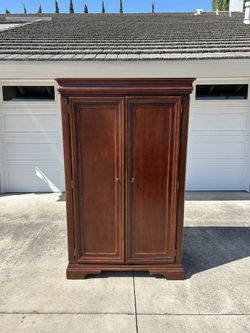 🚚 ARMOIRE 🚚 DELIVERY AVAILABLE!!