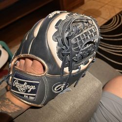 Heart Of The Hide Softball Glove
