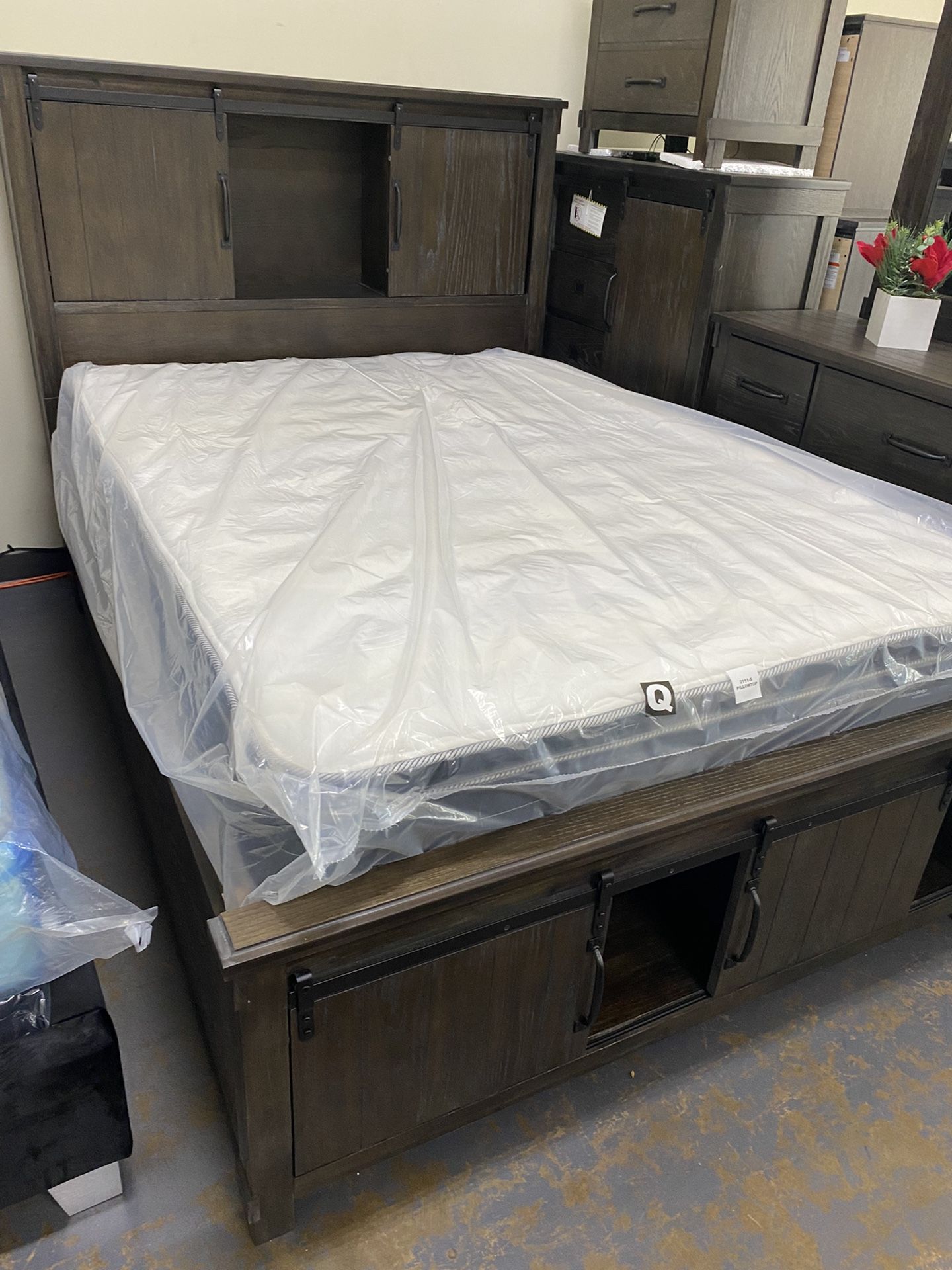 Queen bedroom Set
