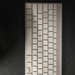 Apple Bluetooth Keyboard 