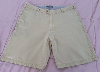 Peter Millar men’s ivory tan 100% Pima cotton chino shorts, size 36