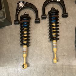 2022 Toyota Tacoma TRD Off Road Front Struts