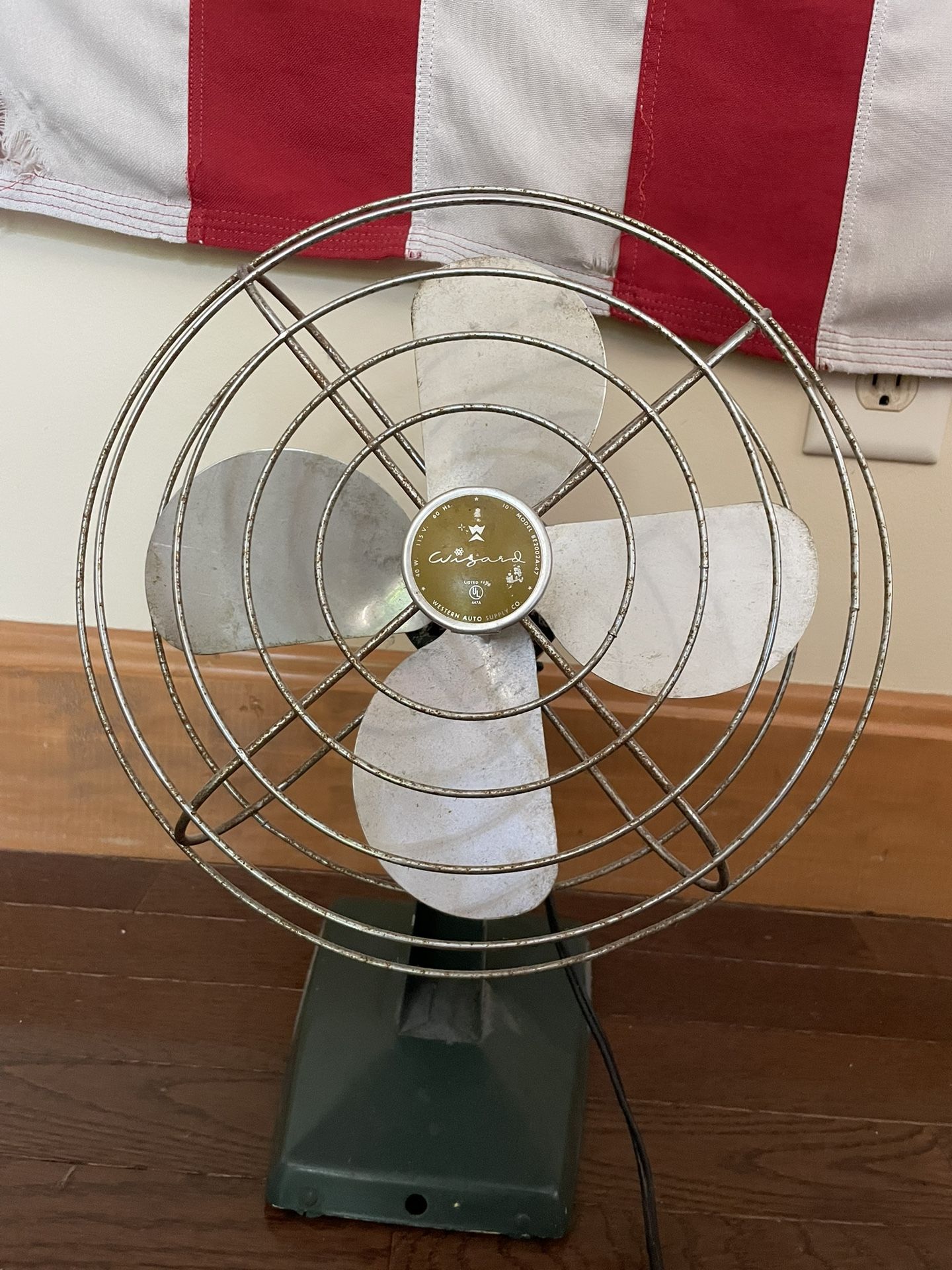 Antique Wizard Fan 10” Model