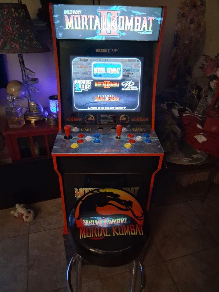 Mortal Kombat Arcade Game w/ MK Stool