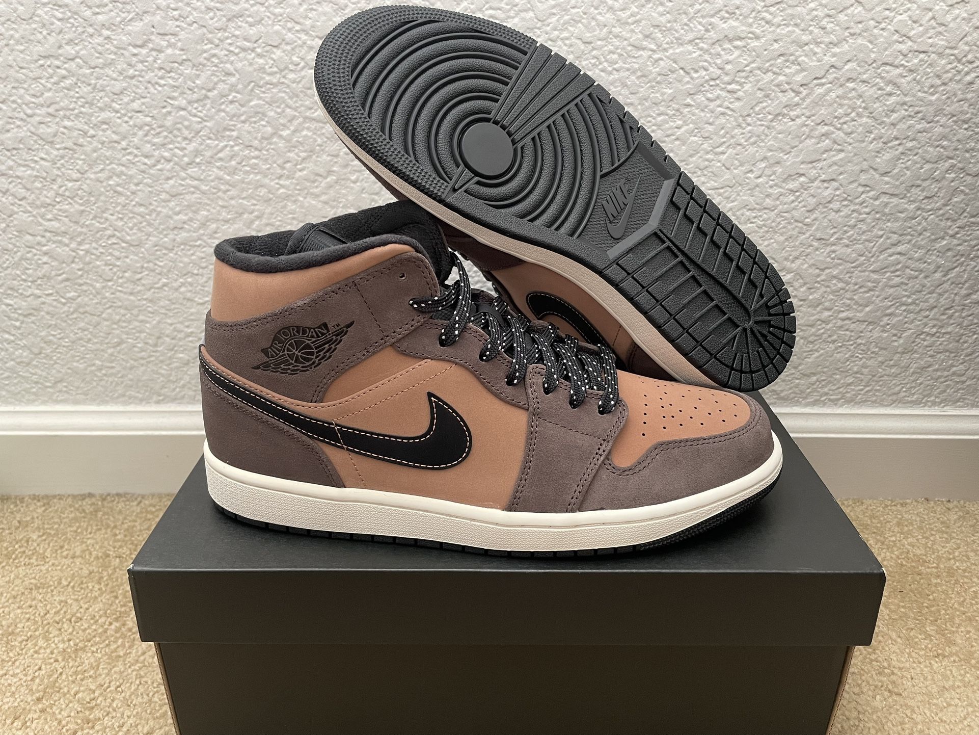 Air Jordan 1 Dark Chocolate