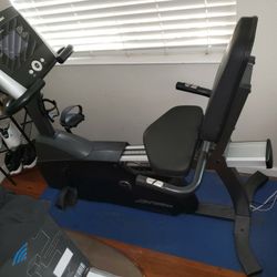 Life Fitness R1 Recumbent Exercise Bike