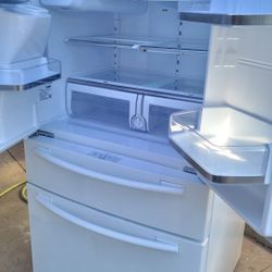 Se Vende Refrigerador De 4 Puertas 
