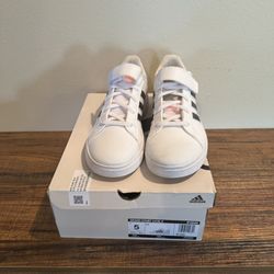 Adidas grand court Shoes Size 5