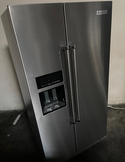 Deal: KitchenAid Stainless Side-by-Side w/ Ice Maker — Clean