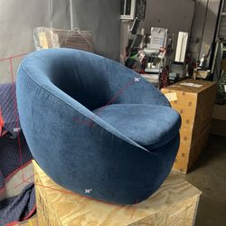 Swivel lounge Chair