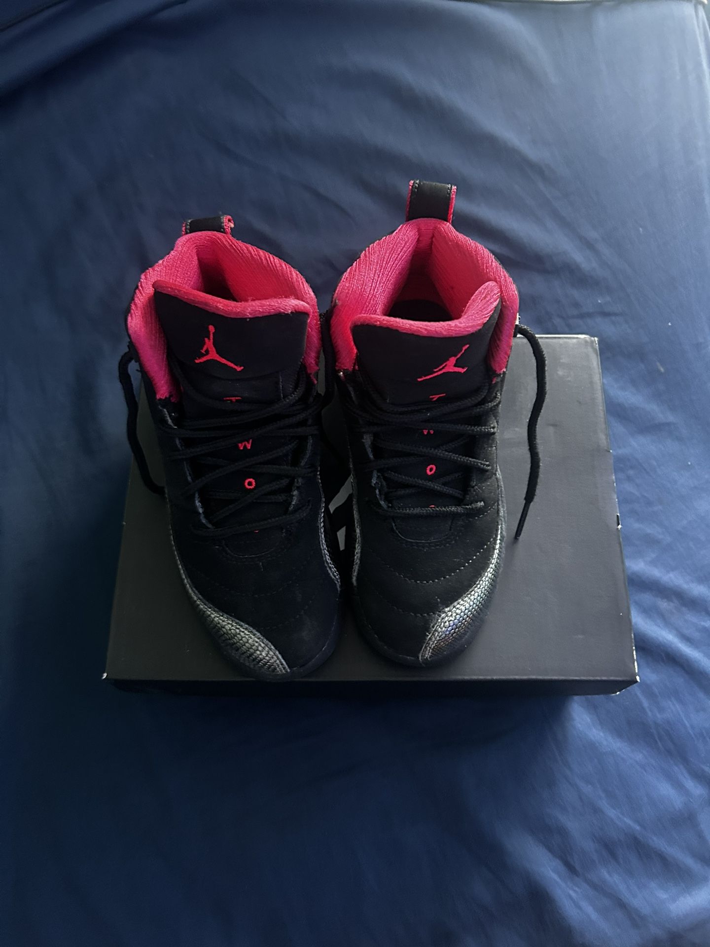 Jordan 12 Toddler    (size 11C)