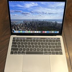 13 Inch MacBook Pro Touchbar i7 / 16gb Ram / 512gb SSD