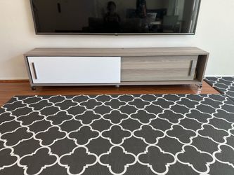 Modern TV stand - like new