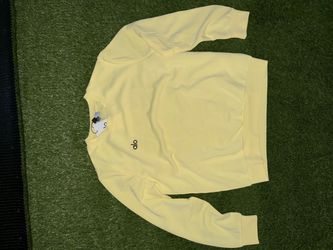 yellow Women’s Alo Set