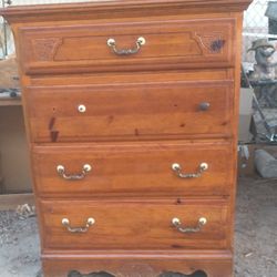Vintage Bassett 4 Drawer Chest Dresser