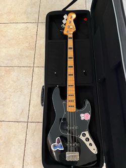 Squier Classic Vibe Jazz Bass w/ Roadrunner HardHell Bass Case
