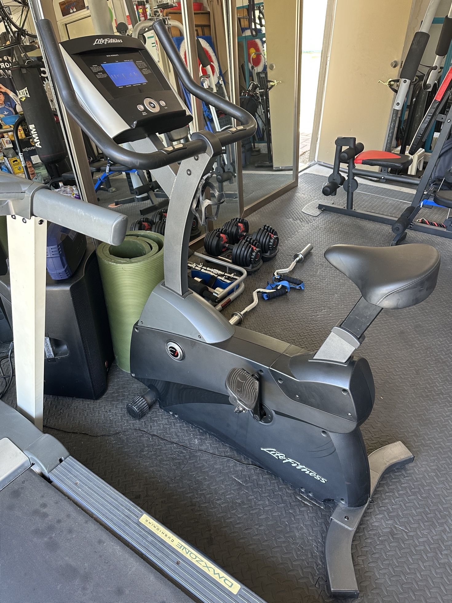 Life Fitness C1 Exercise Bike