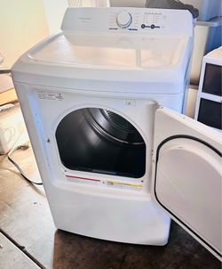 Insignia Sensor Dry Electric Dryer- Used (Like New)