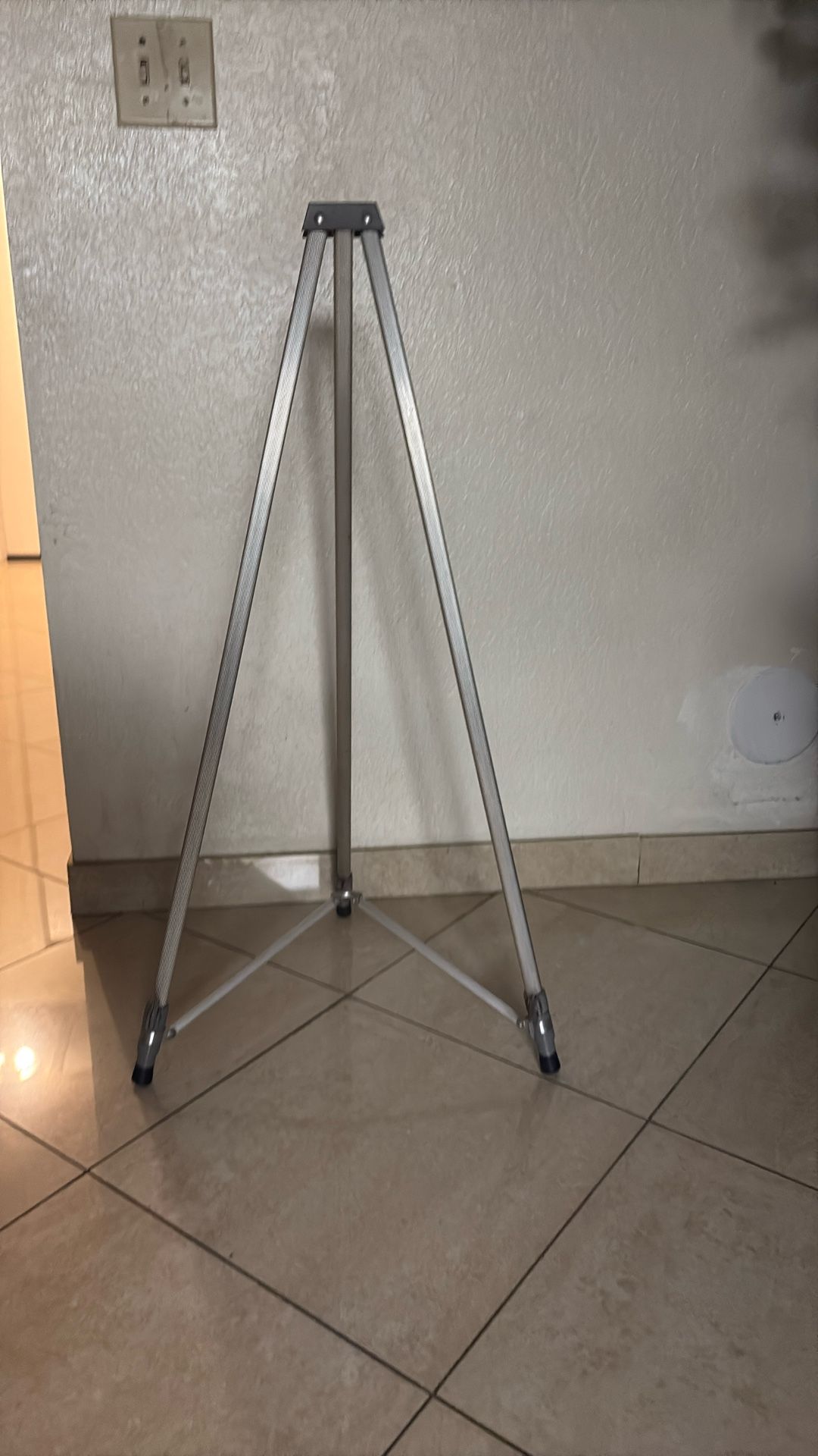 Easel