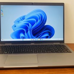 DELL LATITUDE 5520 15.6"  i7-1185G7 11th Gen 64GB RAM 1TB SSD Windows 11 Pro -Excellent