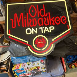Vintage Old Milwaukee On Tap Light Up Bar Sign
