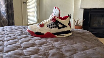 Jordan 4 fire red
