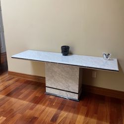Artedi Marble Table