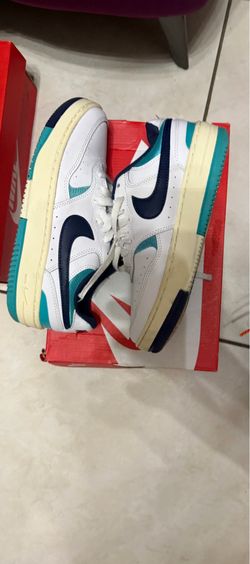 Nike size 7 women