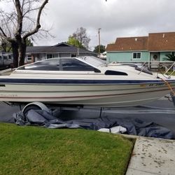 Bayliner Capri 