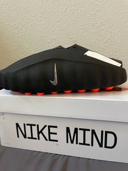 Size 10 Black Nike mind 001 slippers