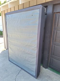 Queen Size Box Springg