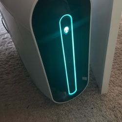 Alienware Aurora R9 w/ 49” Curved Screen