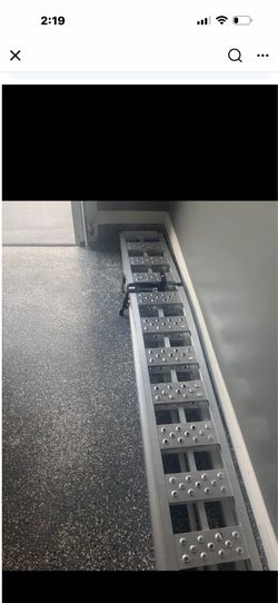 Ramps 3000 lb capacity w safety straps