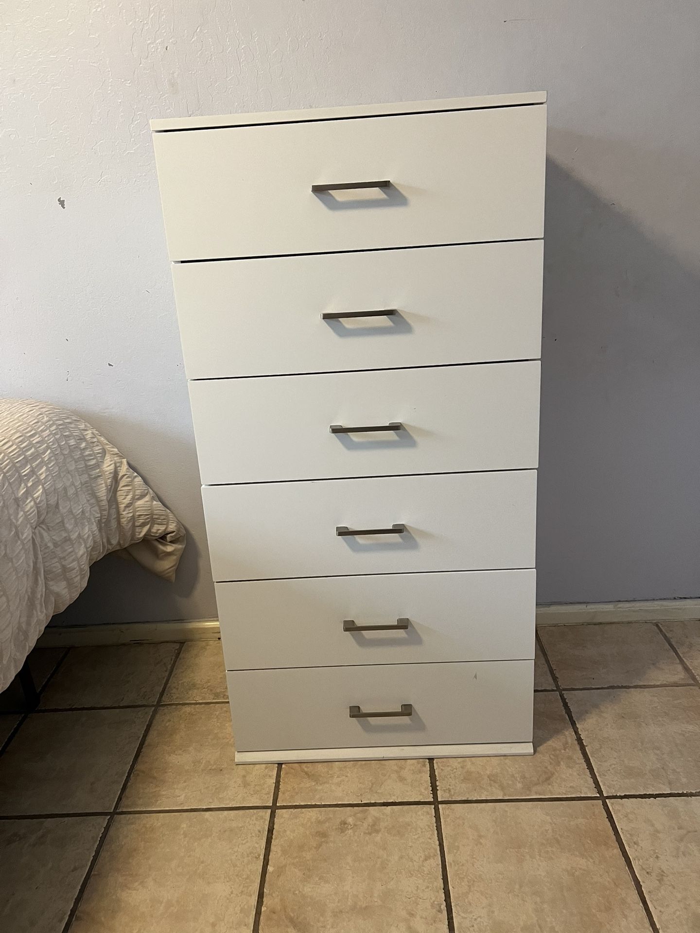 Dresser / Furniture