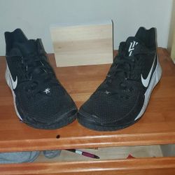 Kyrie Nikes Size 16 US