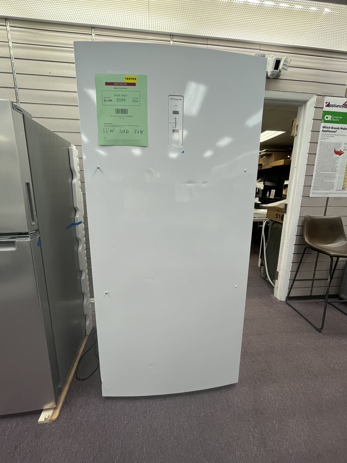 Refrigerator, Frigidaire New Scratch And Dents, 33’wide 20 Cb Ft