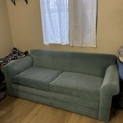 Pull Out Couch 